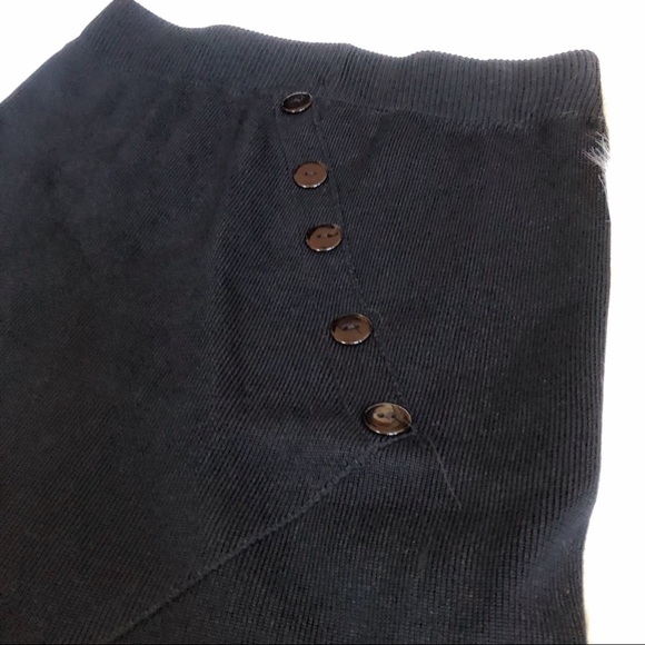 ⚡️ Black bodycon mini skirt - Picture 2 of 5